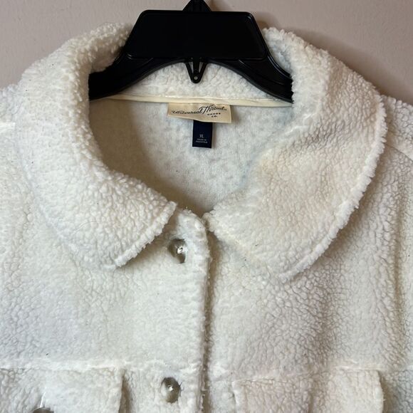 Universal Threads White Sherpa Jacket - Size XL - Picture 3 of 9